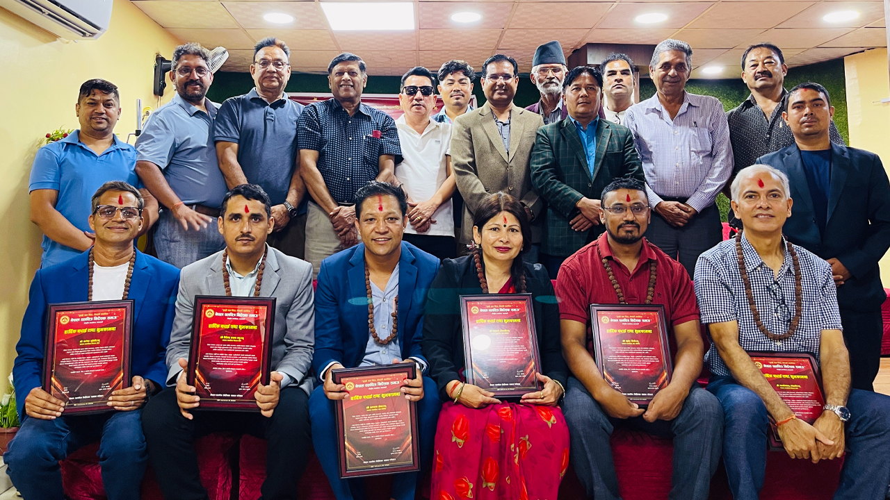 बोर्ड र जाँचपास समितिका नवनियुक्त सदस्यहरूलाई निर्देशक समाजद्वारा सम्मान