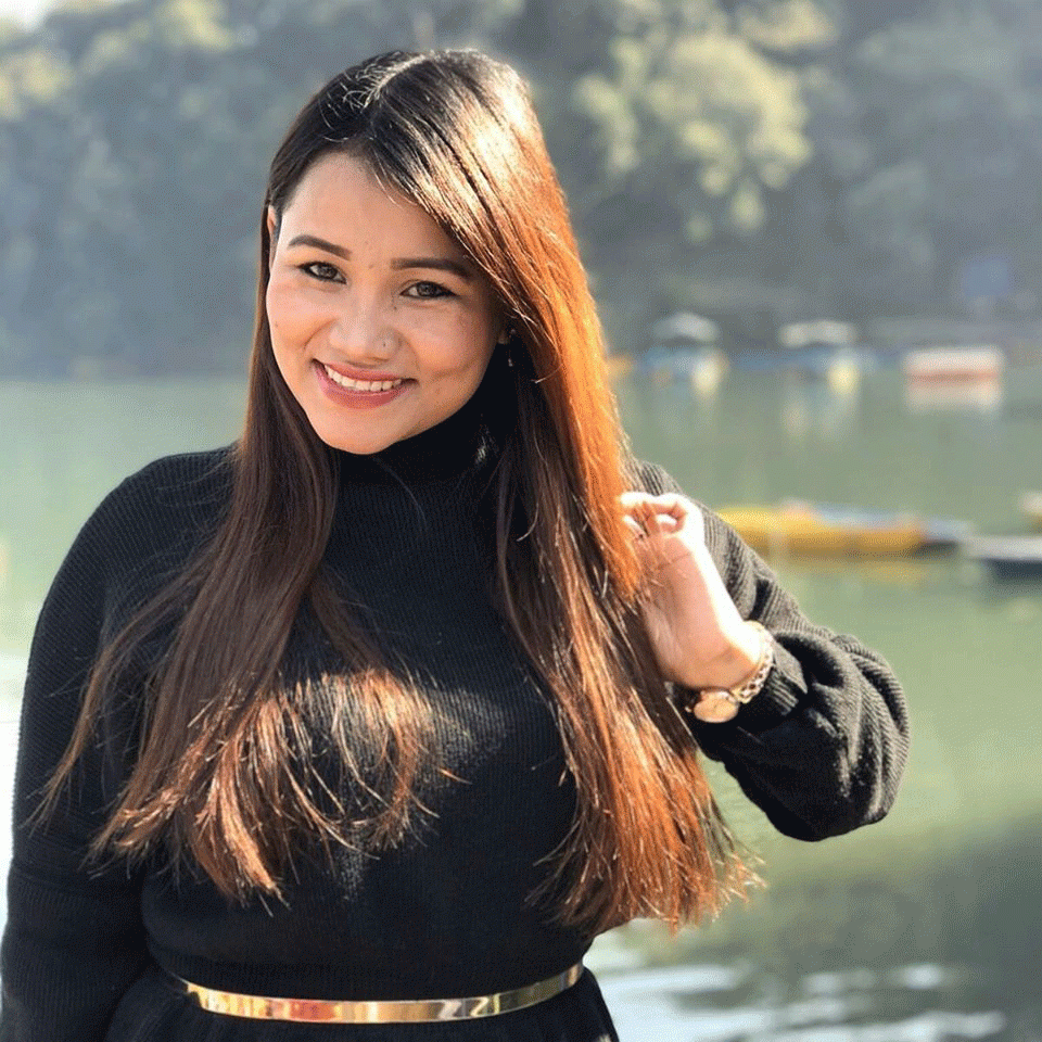 एक पछि अर्को गीत मार्फत लोकप्रिय टीका