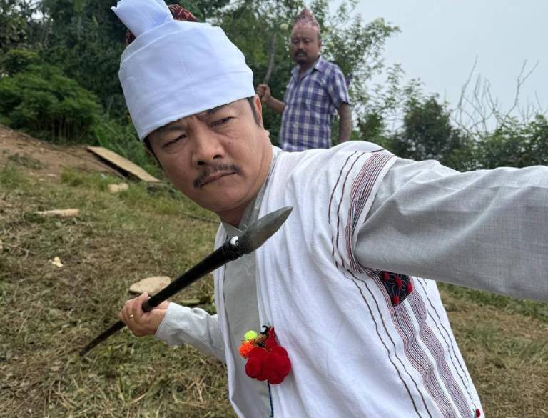 ‘मैझारो’को सुटिङ सेटमा  दयाहाङको बाहिरीयो यस्तो  लुक्स