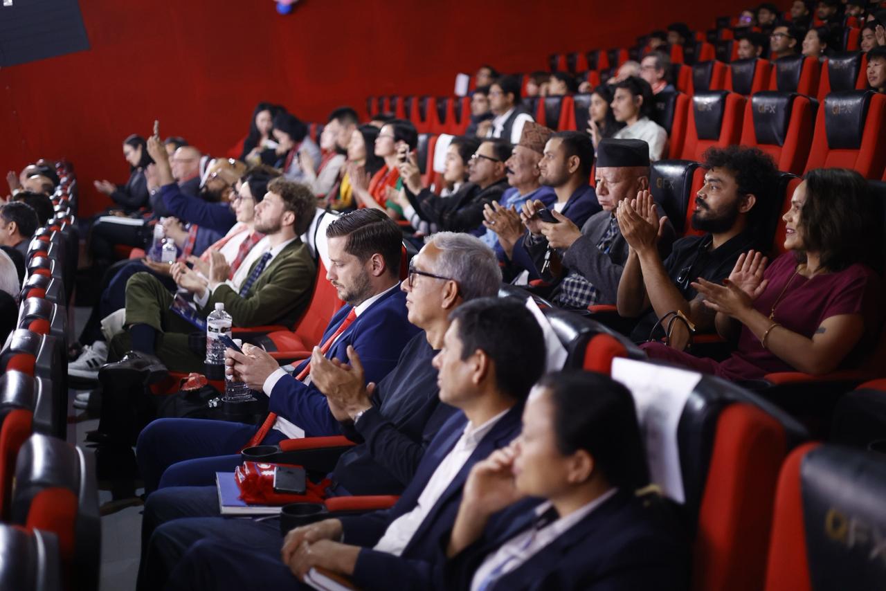 निफको दोस्रो दिन राजेश हमाल र शोले निर्देशकको संवाद