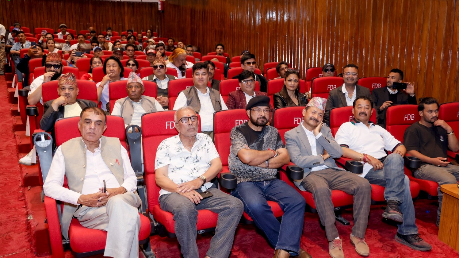 चलचित्रकर्मीलाई परिचयपत्र वितरण