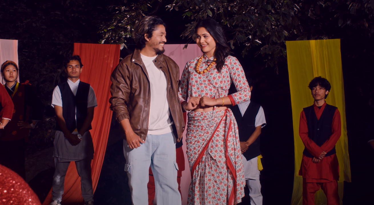 ‘घुम्न जाऊँ मायालु’ सार्वजनिक