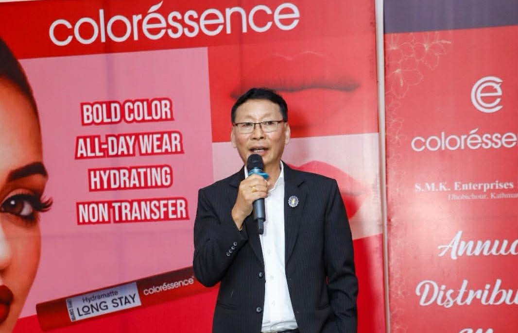 कलर एसेन्सको प्रोडक्ट लन्च कार्यक्रममा नचाए गायक शम्भु  र गायिका बिन्दुले