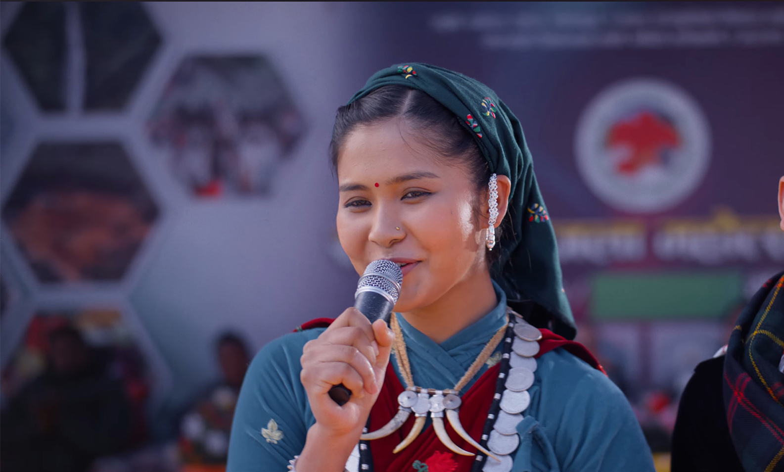 ‘गैराघरे काँइली’ सार्वजनिक