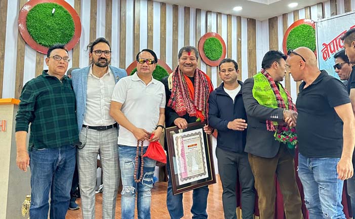 नेपाल चलचित्र संघको कार्यसमितिलाई कलाकार संघको बधाई सम्मान, मनाइयो अध्यक्षको जन्मदिन