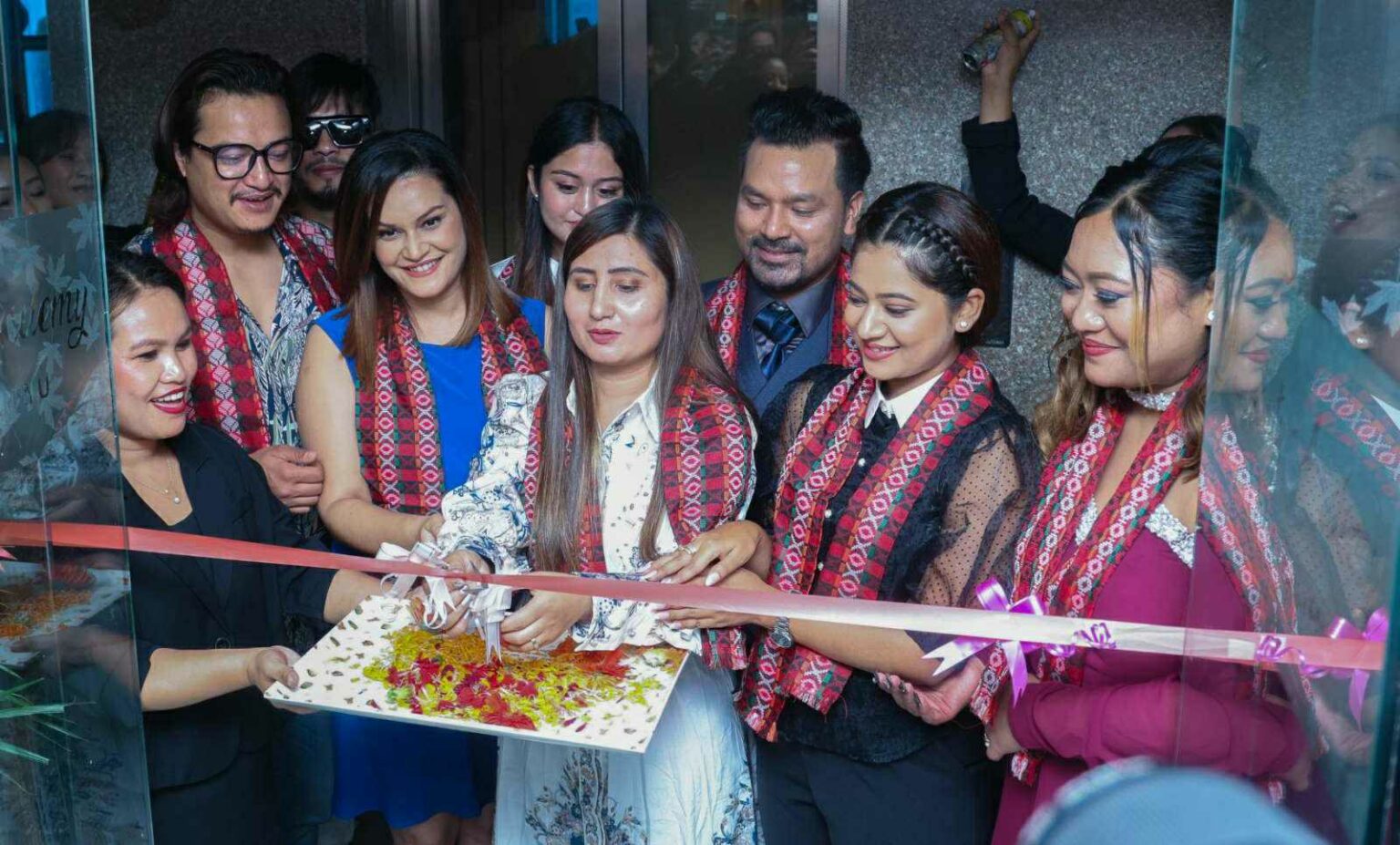अञ्जु, केकी, रिमा र सलोनले गरे ब्युटी एकेडेमीको उद्घाटन