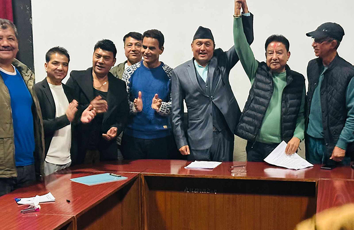 दिमाग खराबका निर्माता र प्रदर्शकबीच सहमति