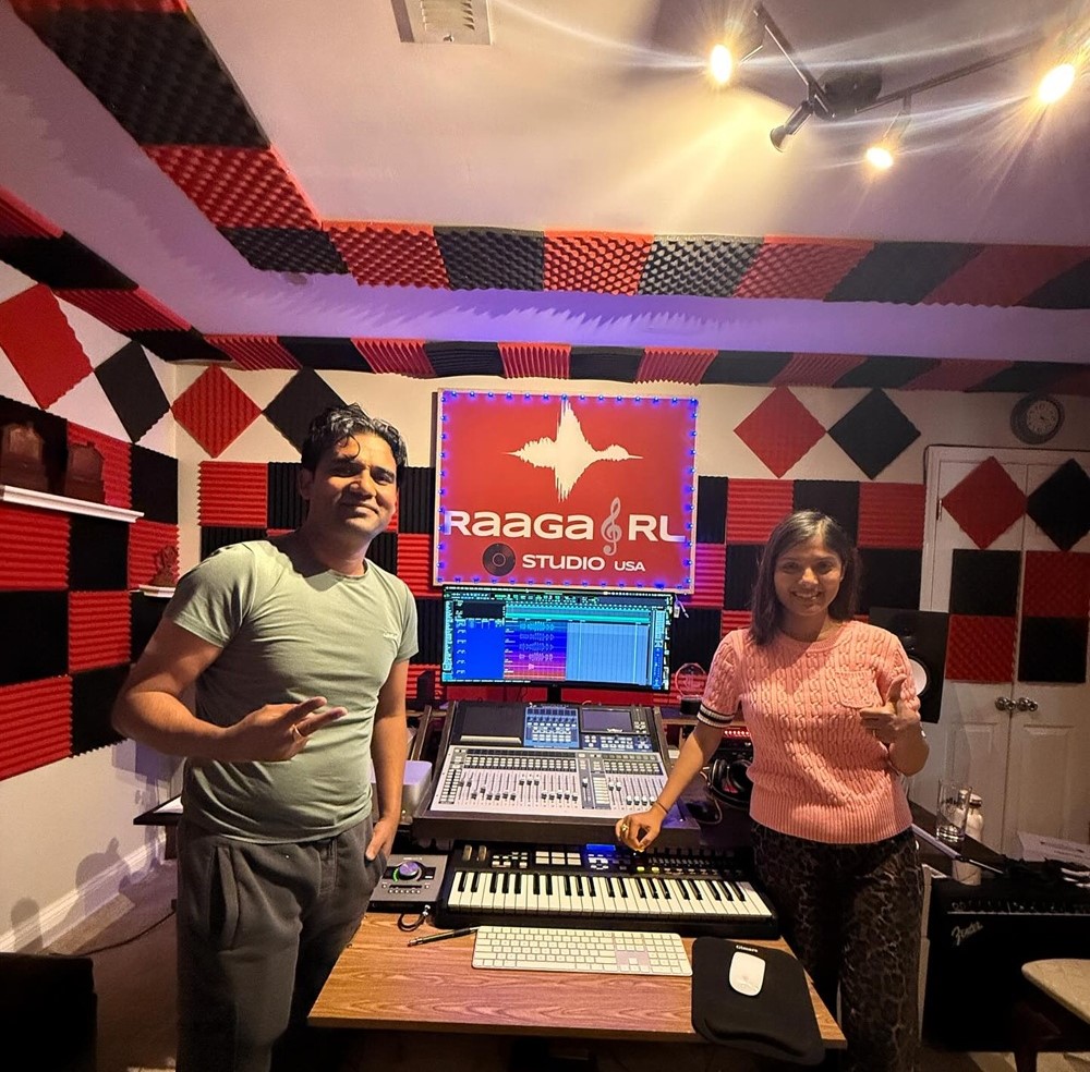 बाल्टिमोरको स्टुडियोमा अस्मिताको गीत रेकर्डिङ