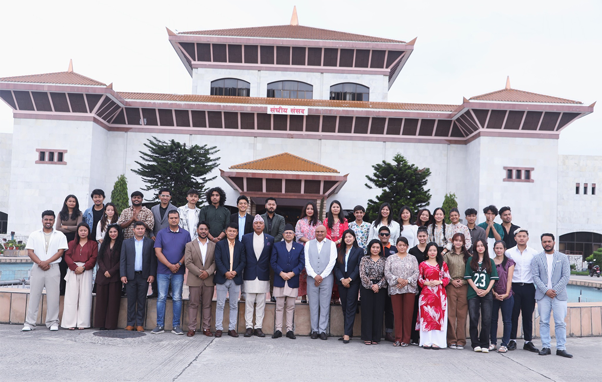 कलाकारसँग सभामुख देवराजको अन्तरक्रिया