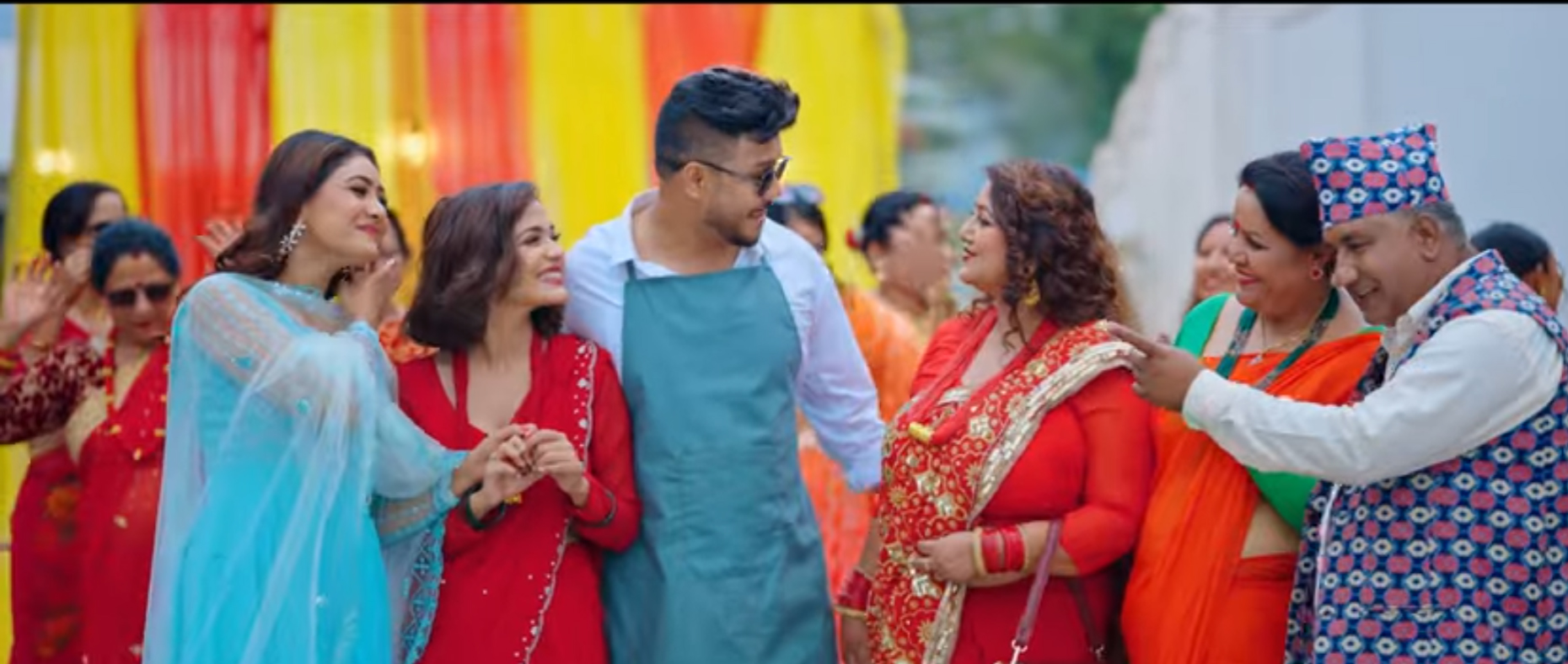 'ए चेलिबेटी' सार्वजनिक