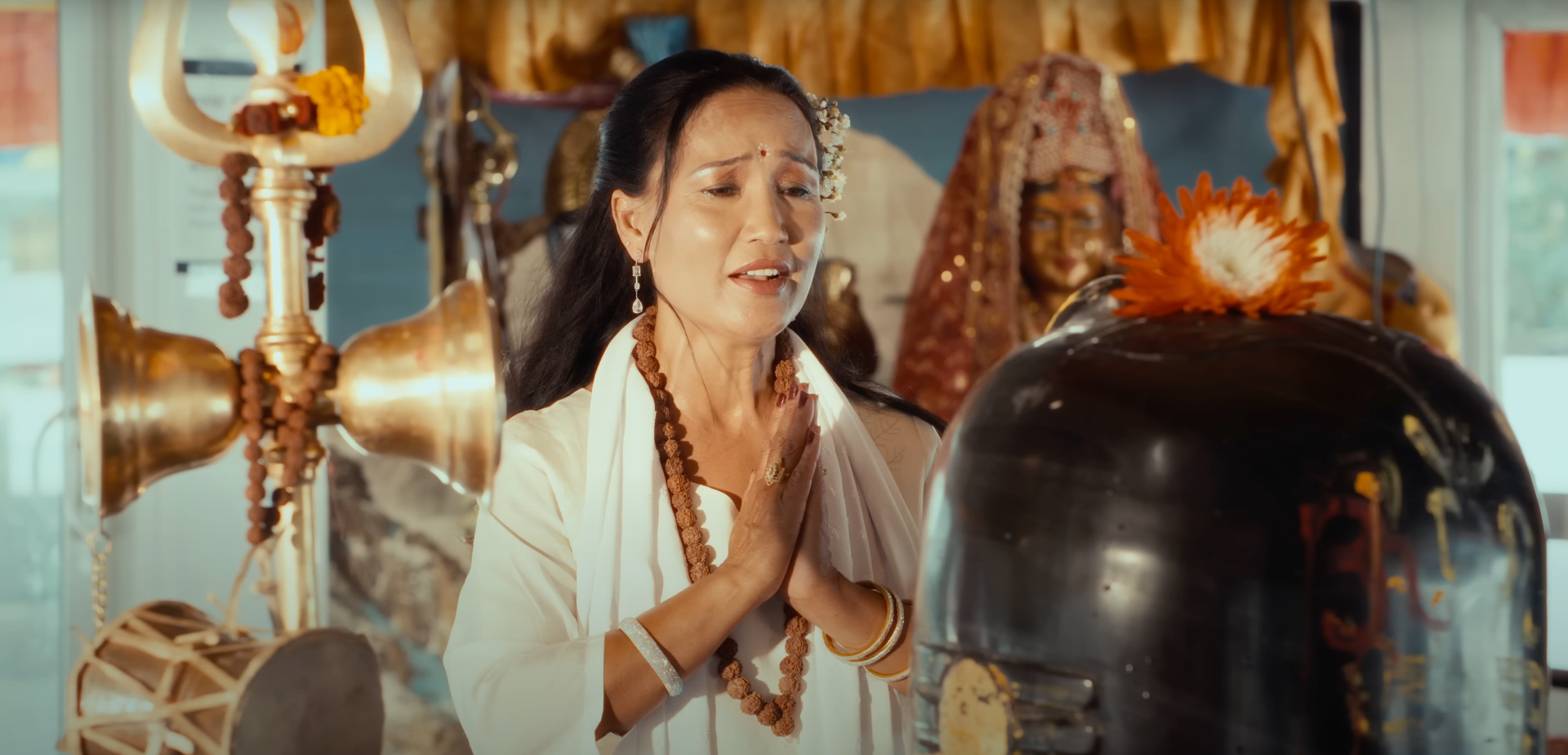 “त्रिनेत्रधारी” सार्वजनिक