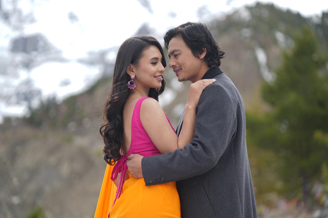 'संगी' मा रोमान्टिक पल र सजिना