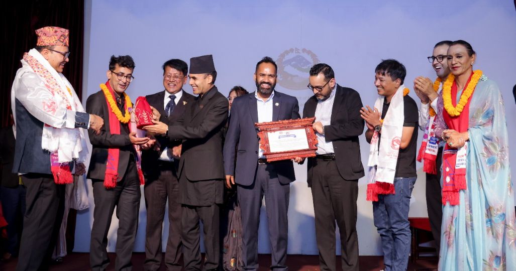 ‘इलिफेन्ट्स इन द फग’ टोलीलाई  बोर्डद्वारा सम्मान