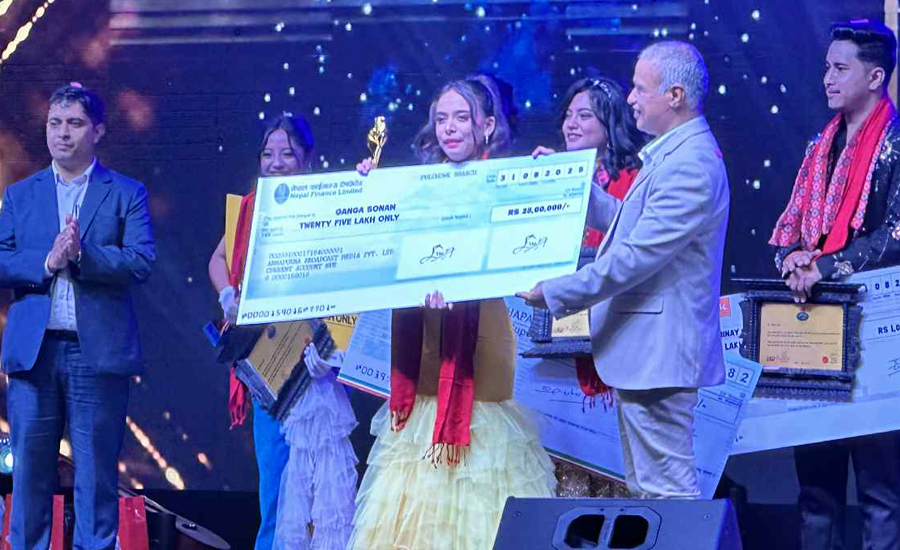 ‘नेपाल आइडल’  सिजन ६ को उपाधि गंगा सोनामलाई