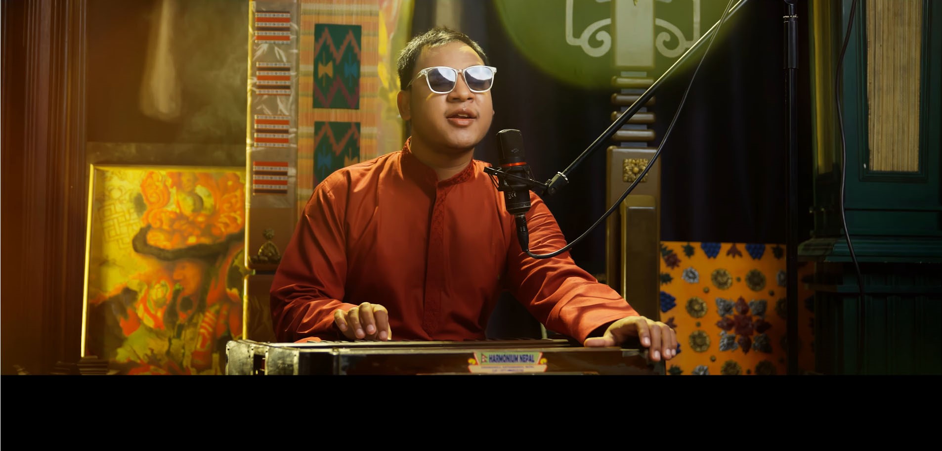  'निम्तो'  सार्वजनिक