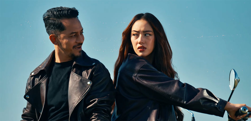 आनालाई फकाउँदै विनय