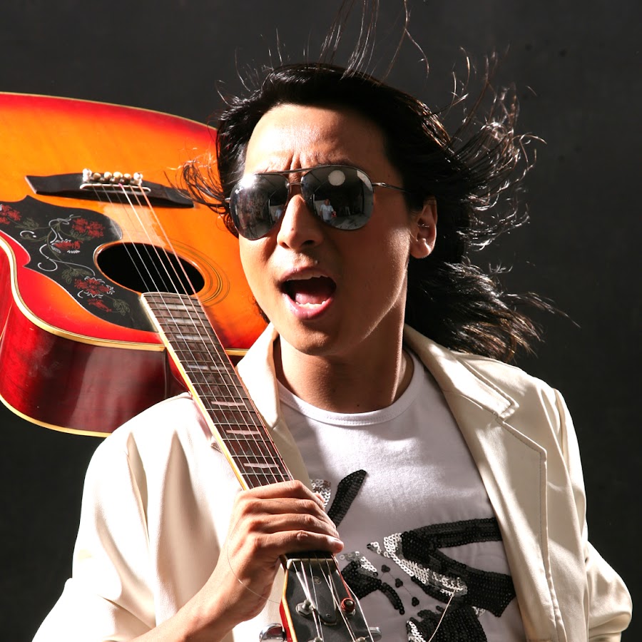 सेकाहामा  धीरजको प्रस्तुति