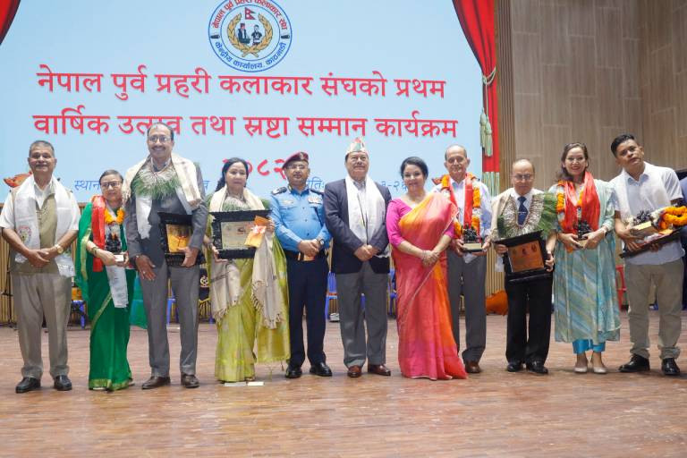 मिथिला शर्माद्वारा गुरुहरूको स्मृतिमा विभिन्न विधाका कलाकर्मीलाई सम्मान