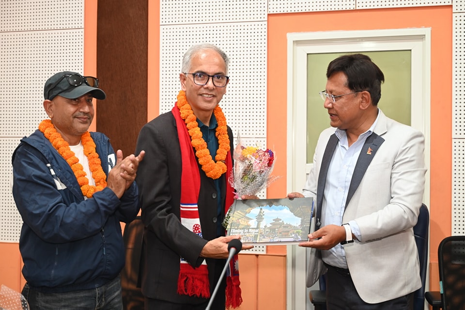 चलचित्र विकास बोर्डमा सन्तोष बाबु लोहनीको स्वागत, राजु खत्रीको विदाई