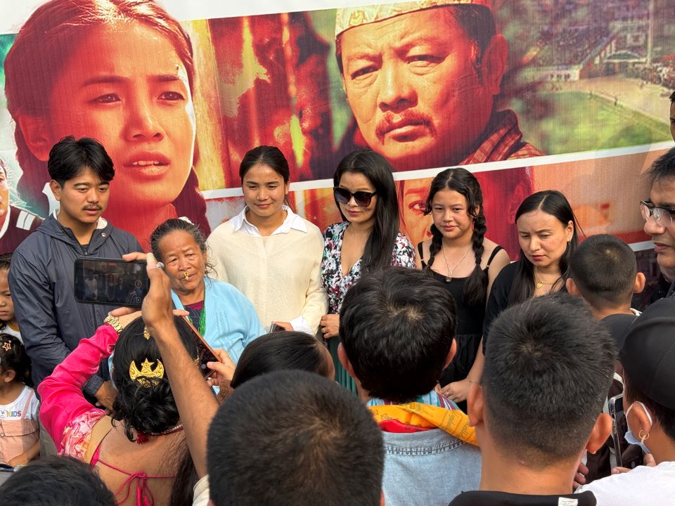 पूर्वी नेपालका हलहरूमा एन्जिलाको व्यापक क्रेज, छोटो समयमा धेरै दर्शक भेट्ने प्रयास