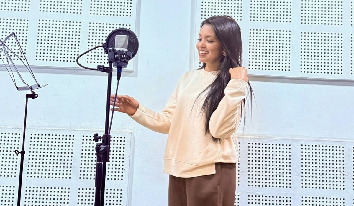 दिनमा ६ वटासम्म गीत गाउँने  गायिका शान्तिश्री परियार