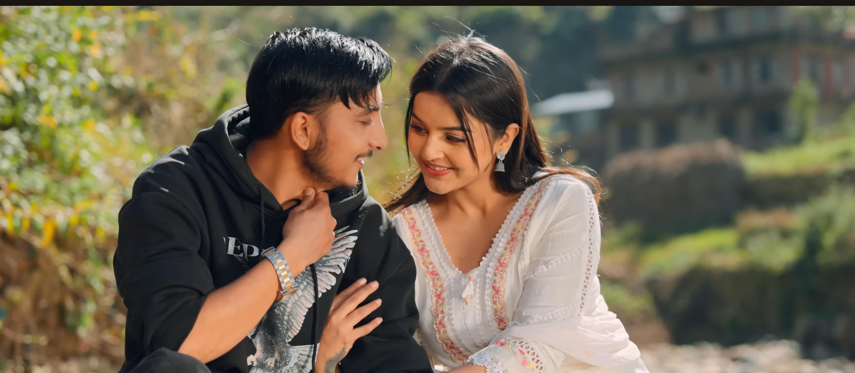 'फूलले बिझाको देखेको छौ र?' सार्वजनिक