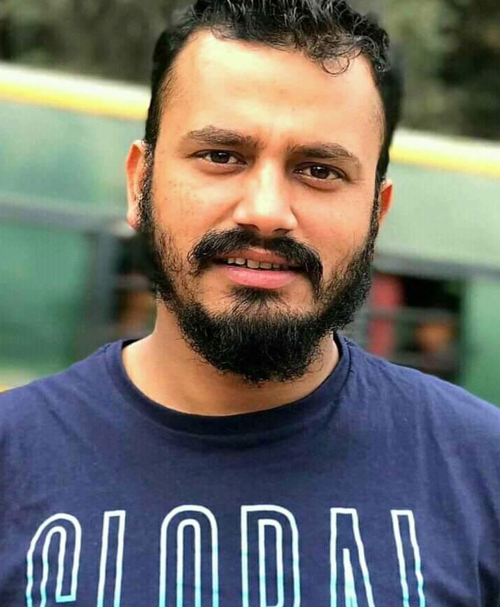 पाँडेले ‘झरी पछिको इन्द्रेणी’ निर्देशन गर्दै