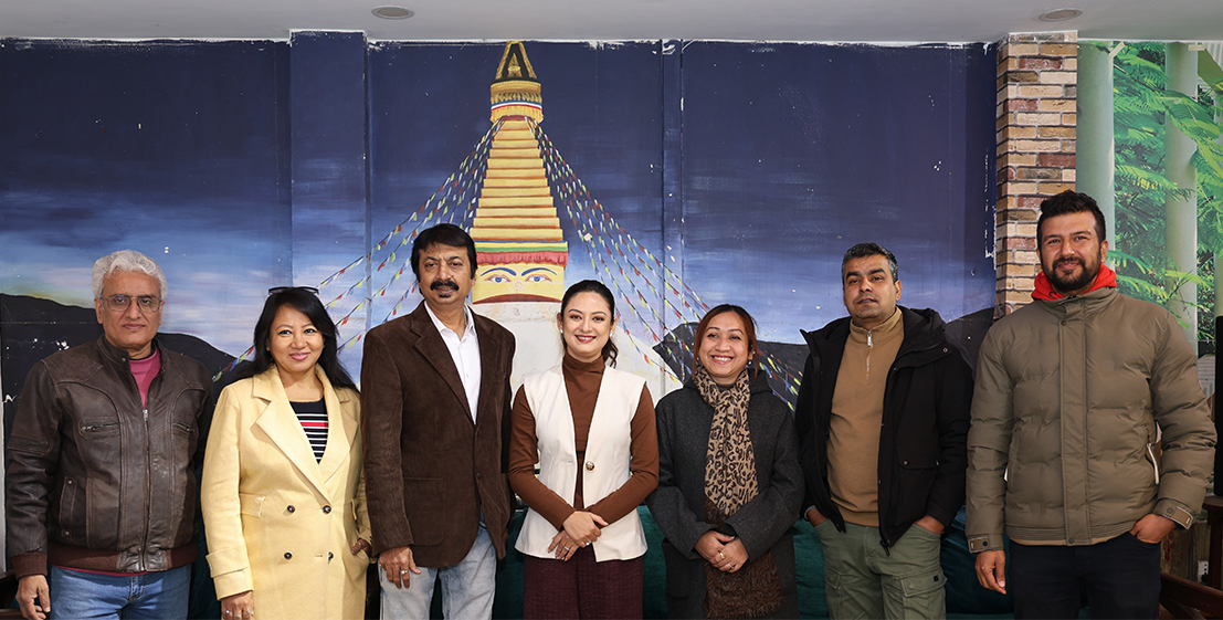 वर्षाले हिन्दी चलचित्रमा  डेब्यु गर्दै