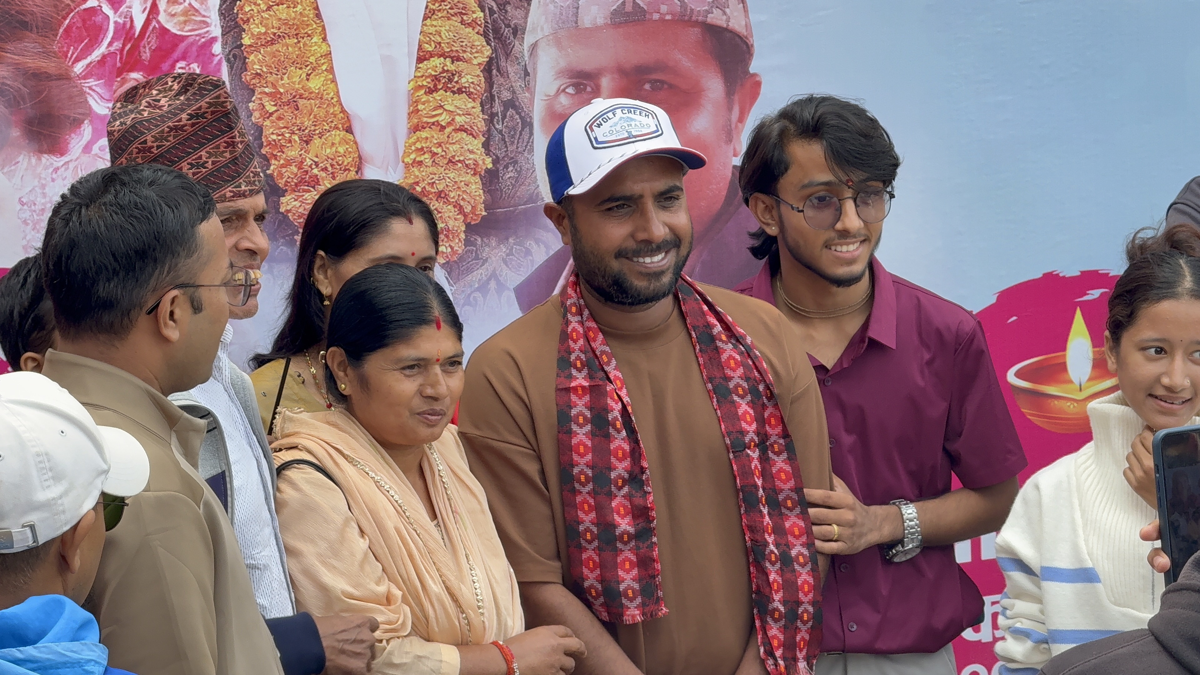 ‘वरिष्ठ बलराम’को टिम दर्शक भेट्न मोफसल पुग्यो