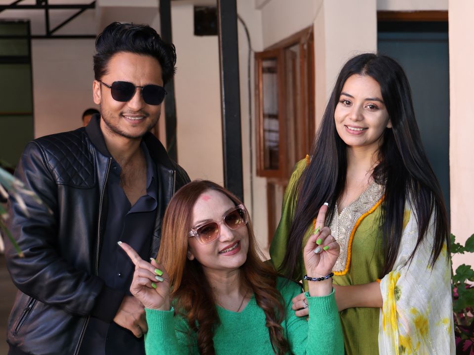 नीताको ‘सुख दु:ख’मा विपना थापा अनुबन्धित