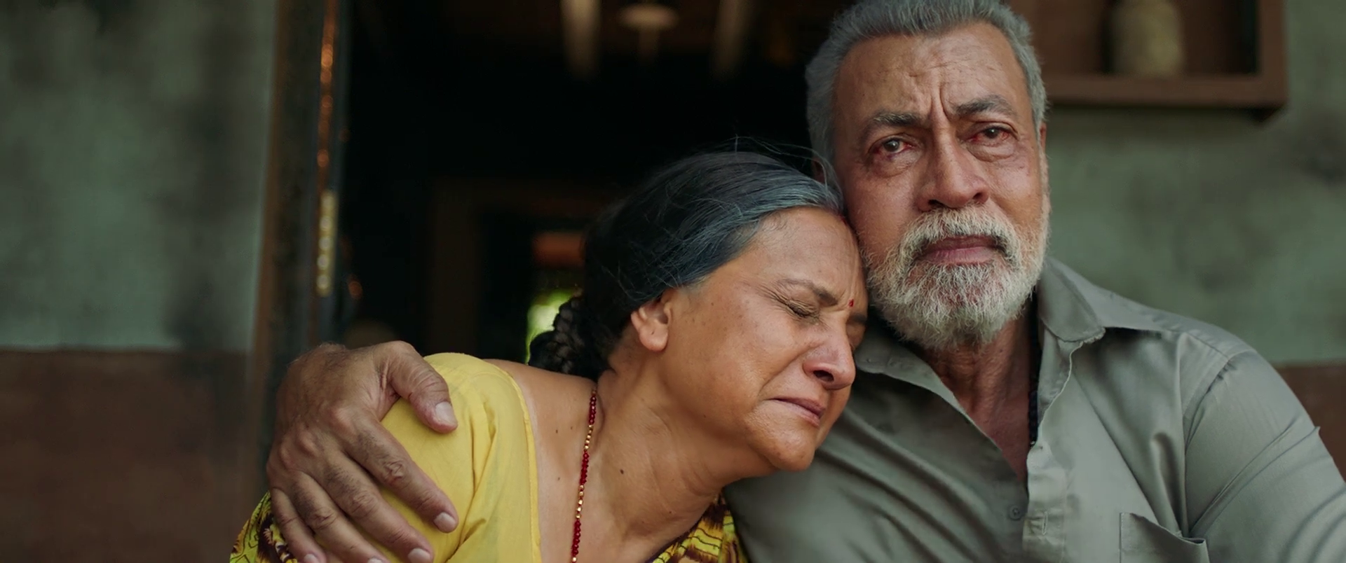 ‘आबाट आमा’ ले माग्यो माफी